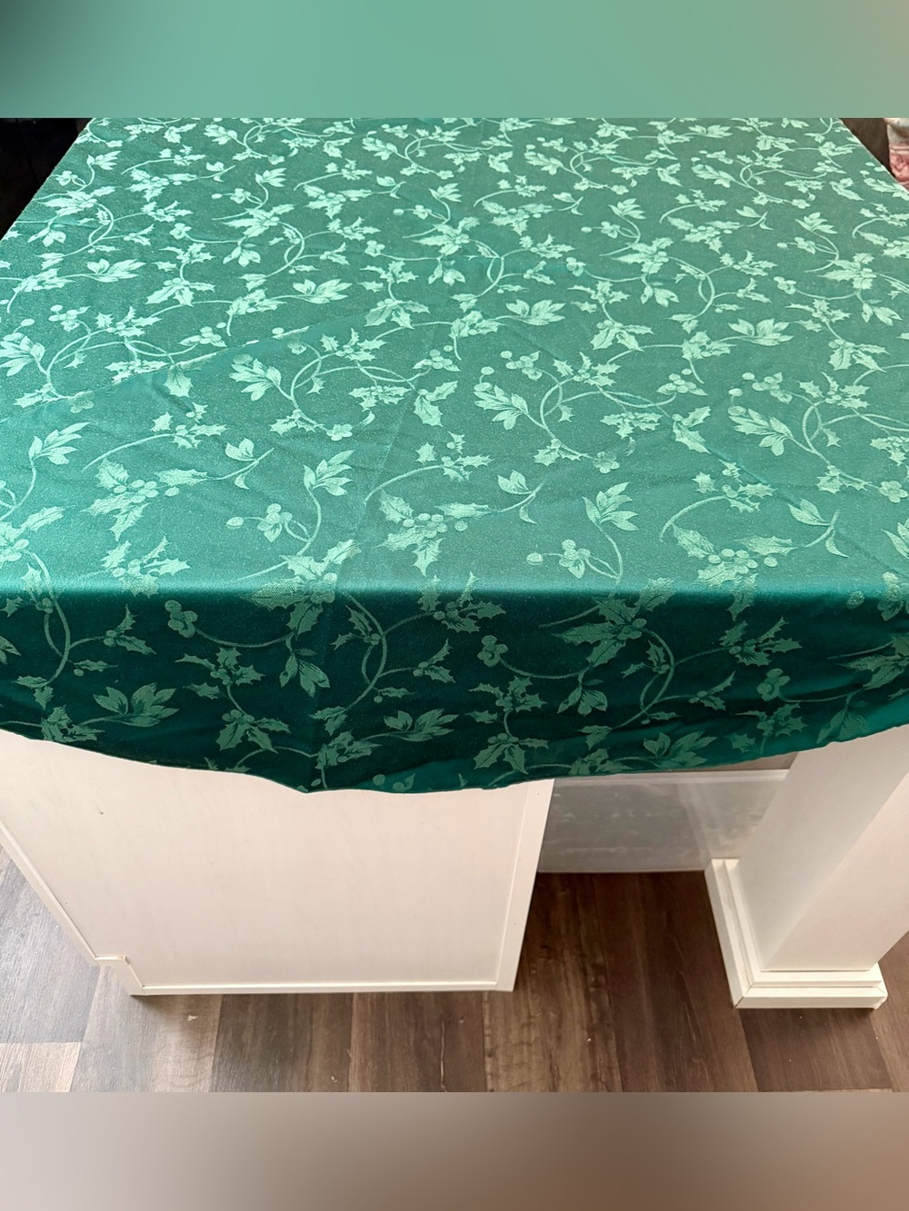 Vintage Emerald green holly Christmas tablecloth Round